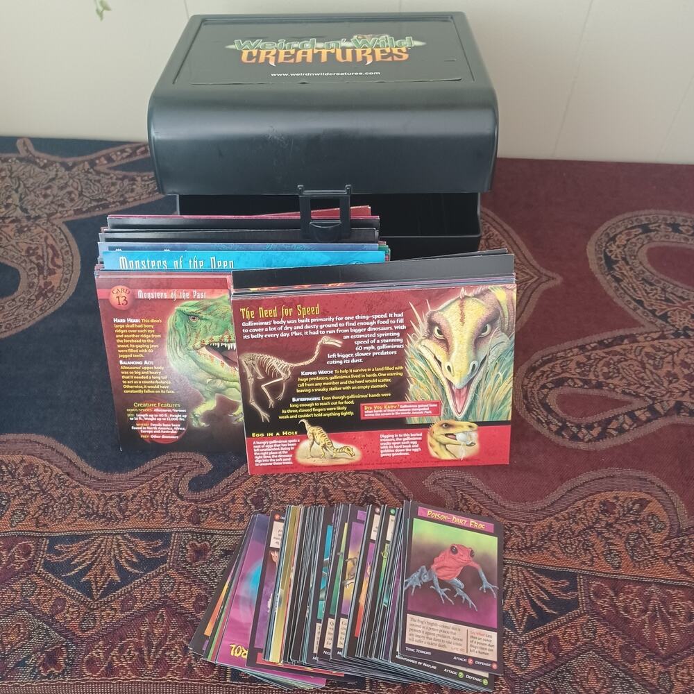 Weird n' Wild Creatures Huge Lot of 148 Large Cards + 110 Cards Storage Case